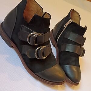 Seal Of The Sutro San Francisco Black Leather And Suede Ankle Boot